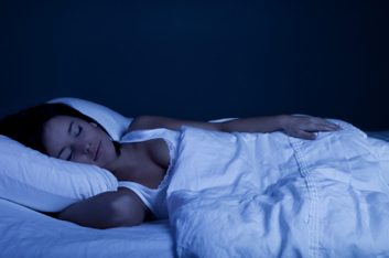 6. Si vous vous réveillez durant la nuit, restez au lit